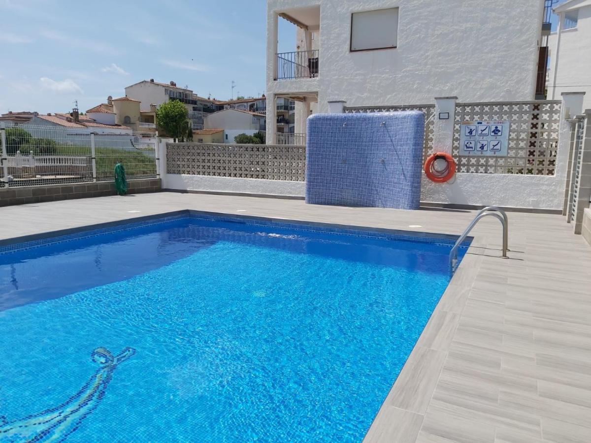 Apartament Amb Piscina Empuriabrava Luaran gambar